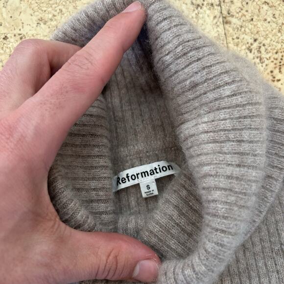 Reformation Luisa Cashmere Cropped Turtleneck Ribbed Sweater Small - Picture 3 of 6